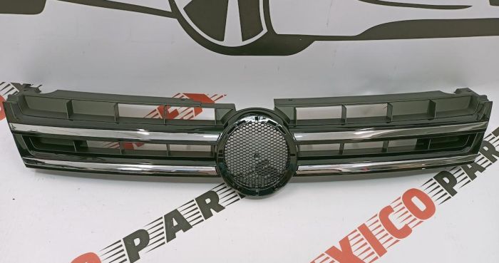 Решітка радіатора Volkswagen Touareg 2011-2014 (7P6853651AZLL), аналог