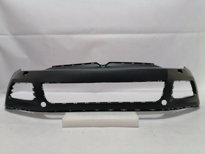 Бампер передній Volkswagen Touareg 2011-2014(7P6807221CGRU), аналог