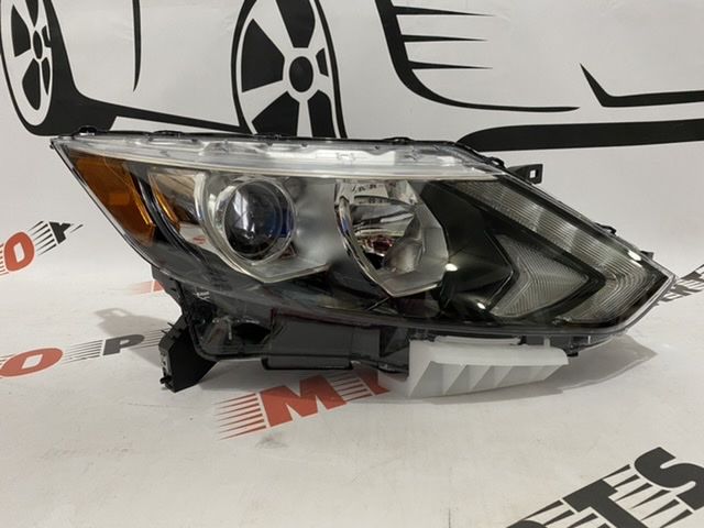 Фара права USA Nissan Rogue Sport 2014-2018 (26060-6MA5A), аналог