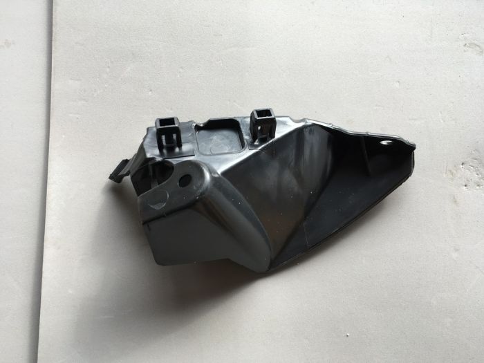 Кріплення переднього бампера праве Tesla Model S 2012-2023 (109549500a)