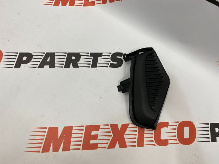 Заглушка- накладка протитуманної фари права Toyota RAV4 2019-2021 (521270R150), аналог