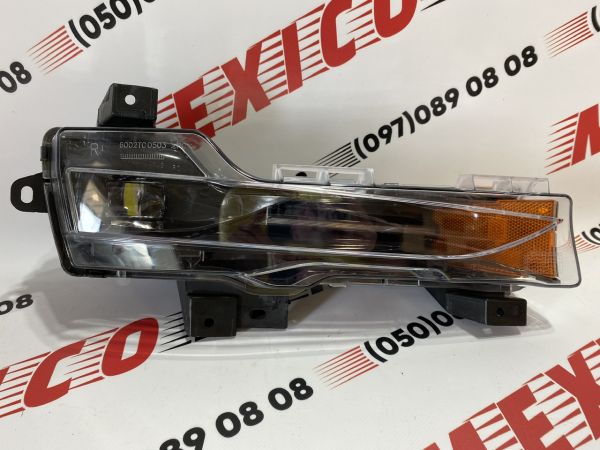 Протитуманна фара права з лінзою USA Tesla Model 3 2017-2023 (1077392-00-F), аналог