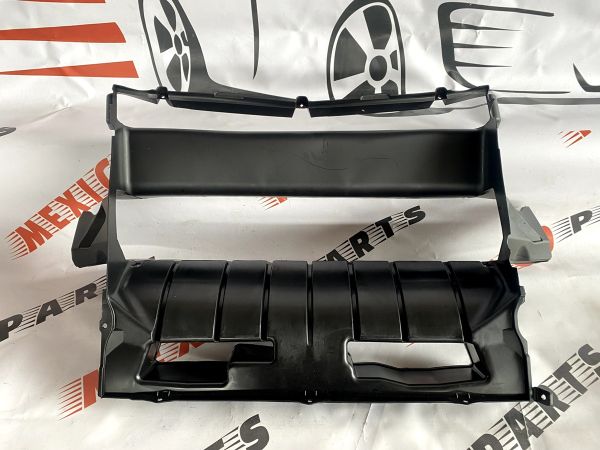 Корпус жалюзів Volkswagen  Touareg  2010-2014 (7P6121293G), аналог