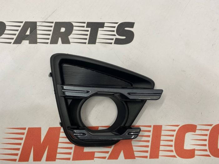 Рамка протитуманної фари права Mazda CX-5 2011-2017 (KA0J50C11A), аналог