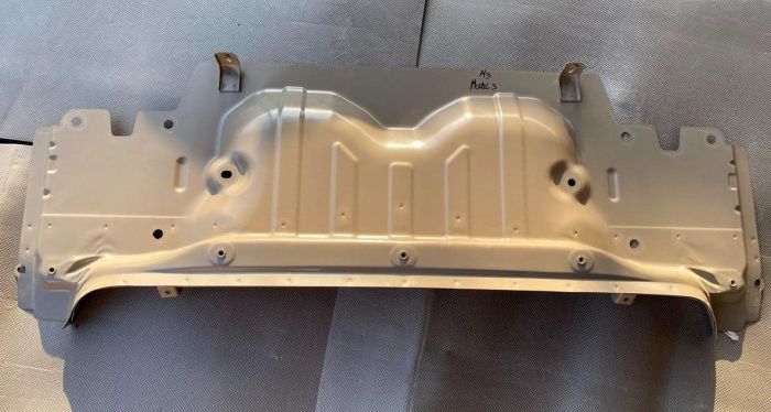 Панель задня Tesla Model 3 2017-2023 (1077958S0A)
