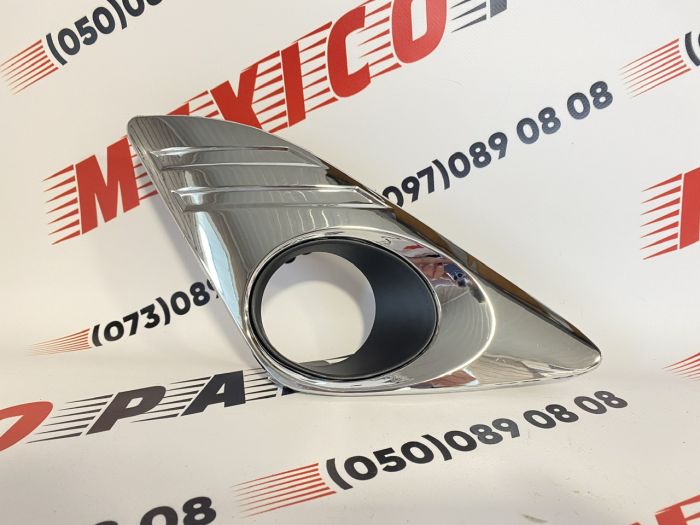Рамка протитуманної фари права LE Toyota Camry 2012-2014 (5212806310  ), аналог