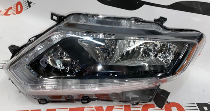Фара ліва галоген Nissan X-Trail(Rogue) 2014-2016 (26060-4BA0A), аналог
