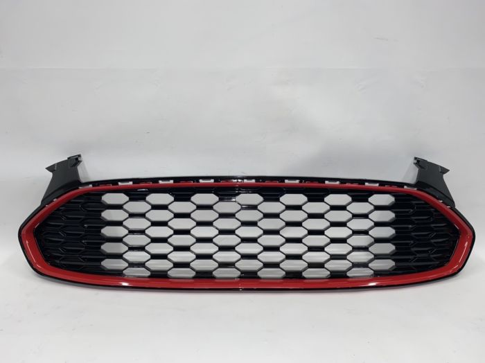 Решітка радіатора   RED Ford Fusion 2013-2016 (DS7Z-8200-BARED), аналог