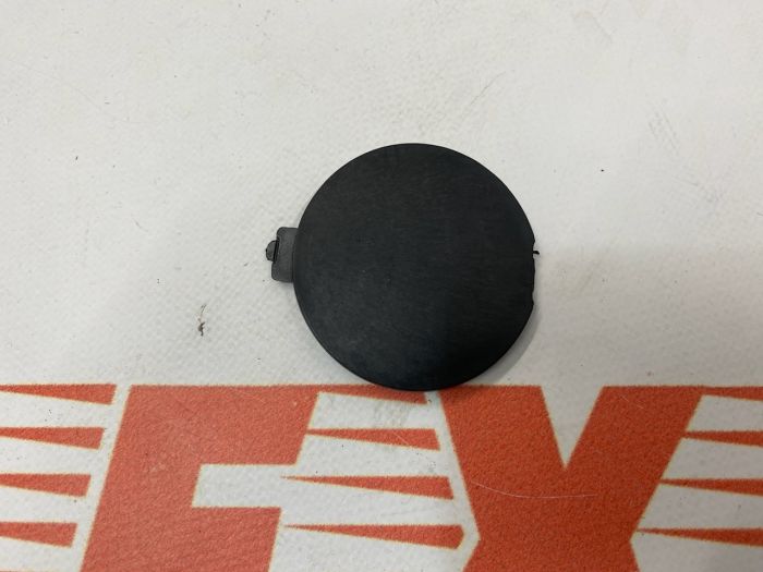 Заглушка крюка переднього бампера Mazda CX5 2012-2017 (KD4550A12BB), аналог