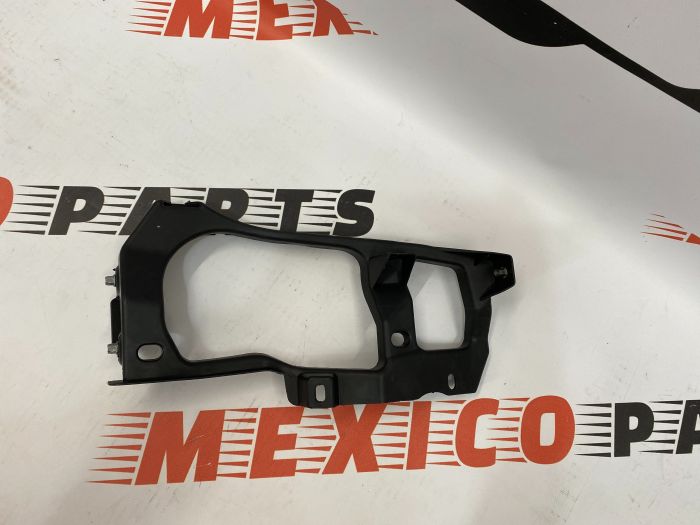 Кріплення фари праве Volkswagen Touareg 2011-2014 (7P6806510), аналог