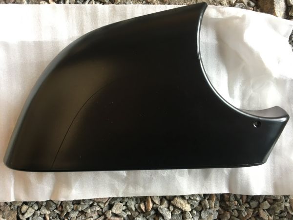 Накладка під дзеркало права чорна Tesla Model 3 2020-2023 (8202203)