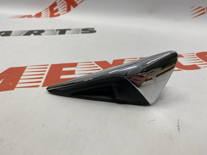 Вказівник повороту правий з камерою оригінал Б/В Tesla Model X/S 2017-2020 (103443500b )
