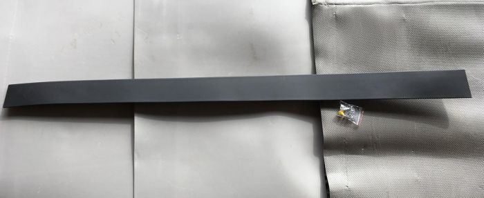 Накладка на двері передня права Tesla Model X 2015-2023 (103520200d)