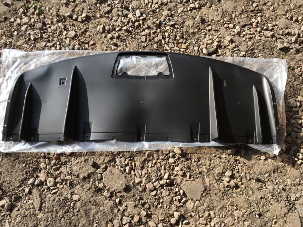 Губа заднього бампера Tesla Model X 2015-2023 (105835600c)