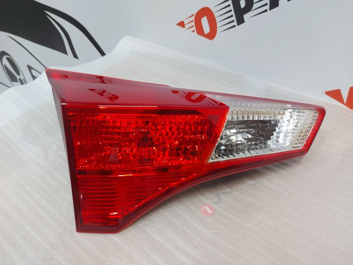 Ліхтар внутрішній (в кришку багажника) лівий Toyota RAV4 2013-2015 (81593-42010), аналог
