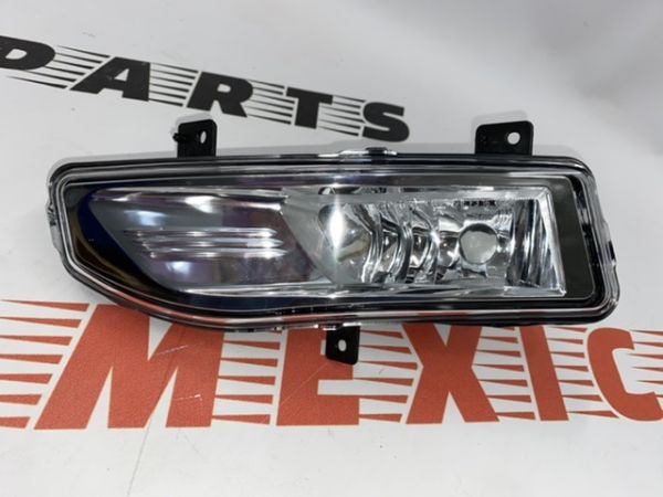 Протитуманна фара ліва Nissan Sentra 2019- (261558995C), аналог