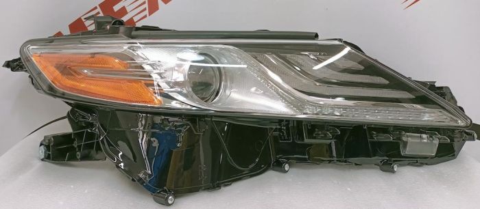 Фара права LED Toyota Camry 2018-2021 (81110-06D70), аналог