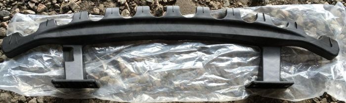 Підсилювач переднього бампера пластик Tesla Model S 2012-2023 (105683700d)