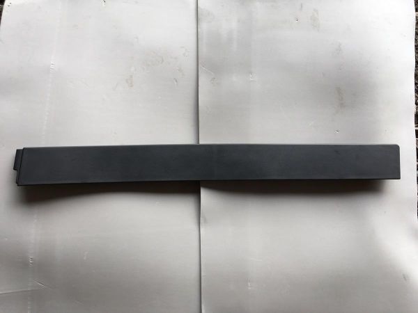 Накладка на двері задня ліва Tesla Model X 2015-2023 (103520300e)