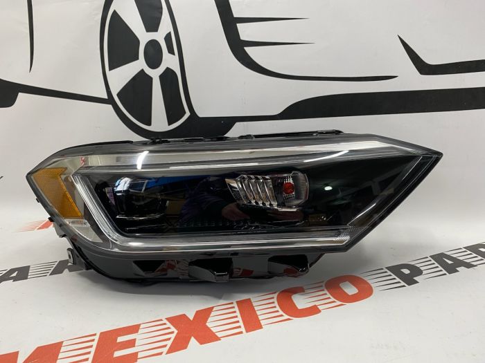 Фара права LED Volkswagen Jetta 2019- (17A 941 036 F), аналог