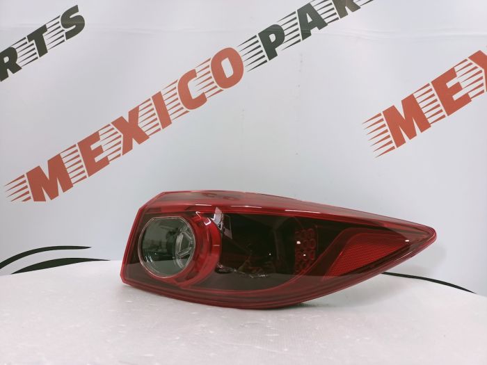 Ліхтар зовнішній (в крило) правий  LED Mazda 3 2016-2018 (BHN3-51-150), аналог