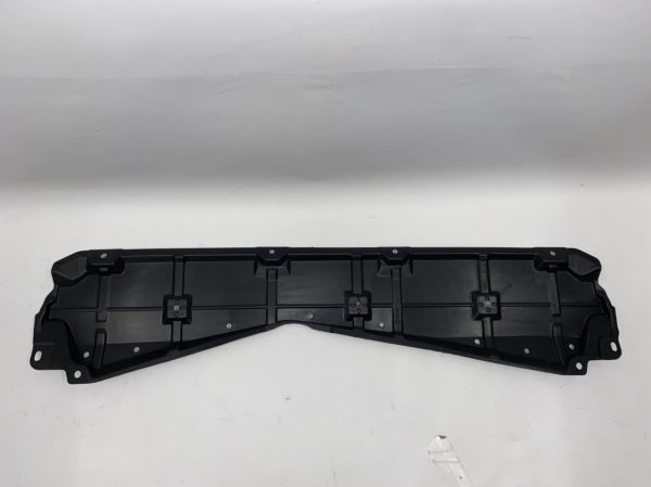 Пильник радіатора центр Toyota RAV-4 2016-2018 (51441-42150), аналог