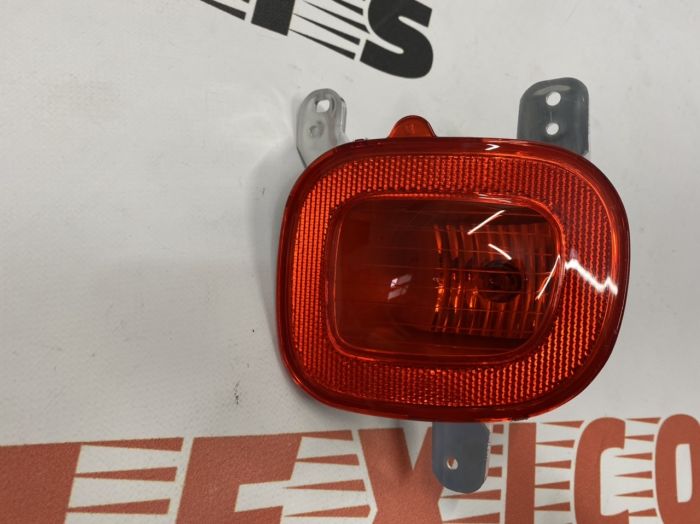 Протитуманна фара-катафот заднього бампера правий Jeep Renegade 2017-2019 (68255510AA), аналог