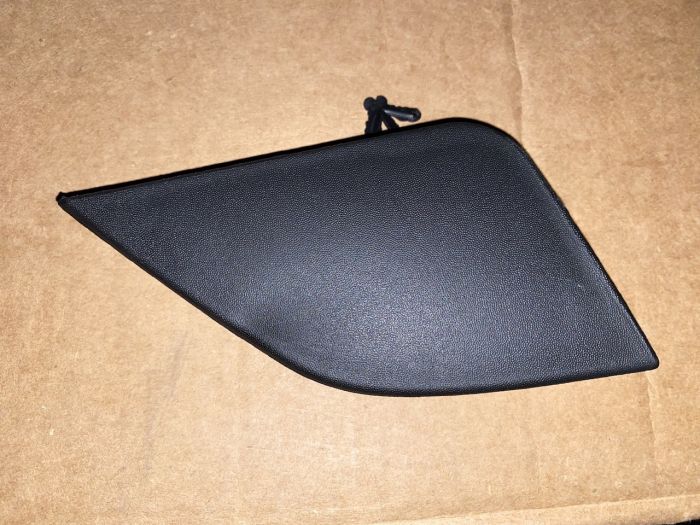 Заглушка переднього бампера ліва  USA Toyota RAV-4 2016-2018 (53286-0R080), аналог