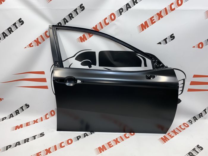 Двері передні праві Toyota Camry 2018-2021 (67001-06280), аналог
