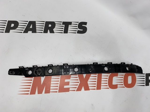 Кріплення заднього бампера ліве Nissan X-Trail(Rogue) 2014-2020 (85221-4BA0A), аналог