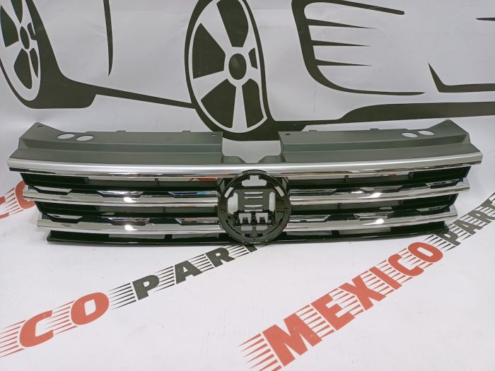 Решітка радіатора чорна  Volkswagen Tiguan 2017-2020 (5NG-853-651-A), аналог