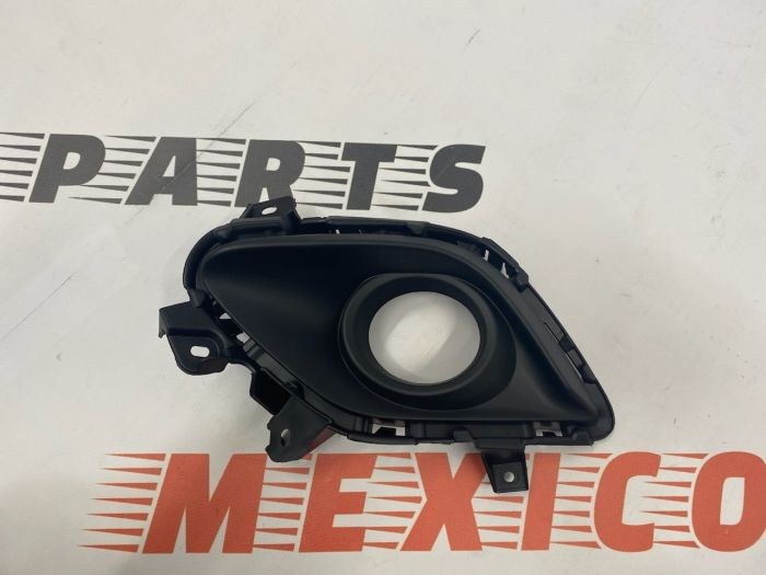 Рамка протитуманної фари ліва Mazda 6 2013-2016(GHR4-50-C21A), аналог