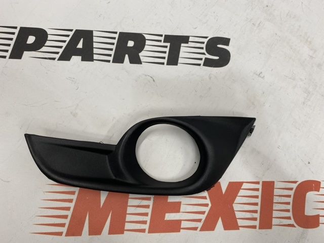 Рамка протитуманної фари ліва USA Nissan Altima 2013-2015 (62257-3TA0B), аналог