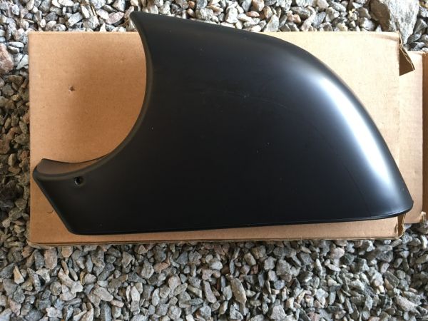 Накладка під дзеркало ліва чорна Tesla Model 3 2020-2023  (8202202)