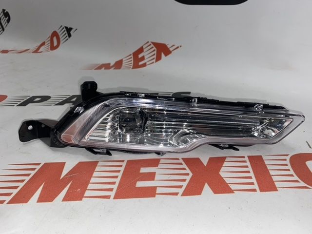 Протитуманна фара права DELUXE Ford Fusion 2017-2018 (HS7Z-15200-G), аналог