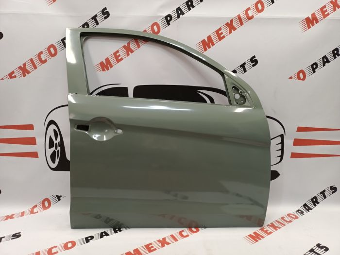 Двері передні праві Mitsubishi  ASX 2011-2019 (5700C210), аналог