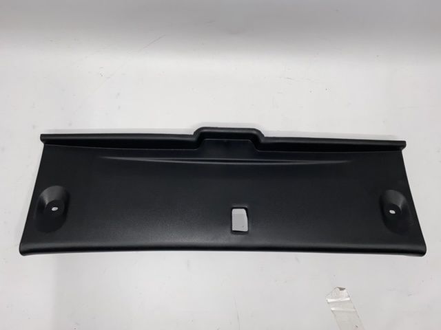 Пластикова накладка багажника Nissan Sentra 2016-2018 (84921-3SG0A), аналог