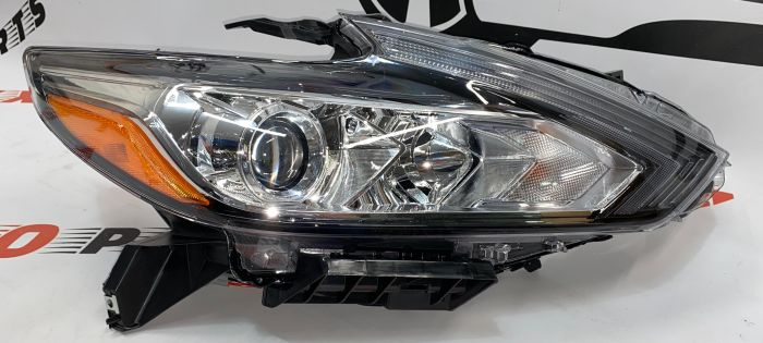 Фара права USA Nissan Altima 2016-2018 (26010-9HS0A), аналог