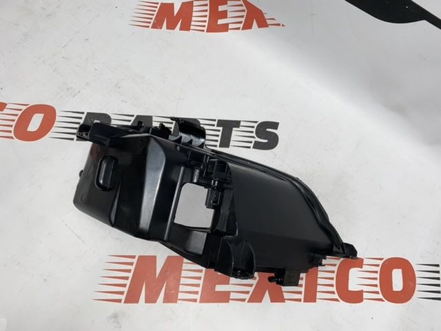 Кріплення передньої фари ліве AUDI Q7 2010-2015 (4L0941613B), аналог