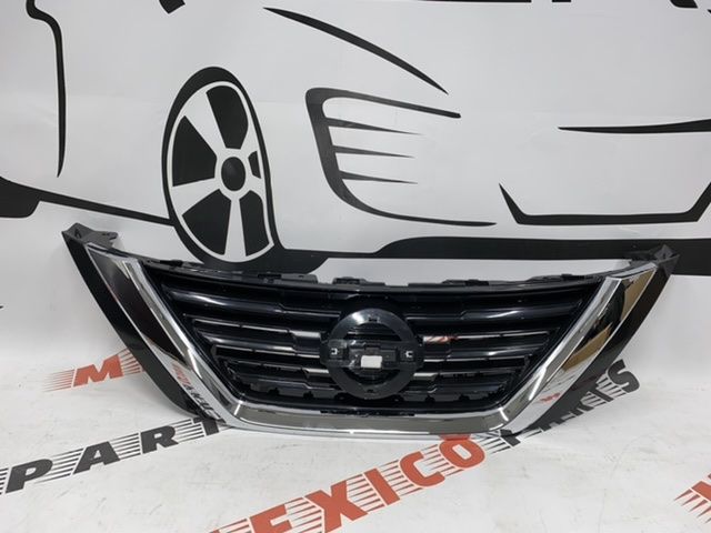 Решітка радіатора Nissan Altima 2016-2018 (62310-9HS1A), аналог