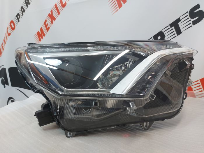 Фара права  Toyota RAV4 2016-2018 (81110-0R080), аналог