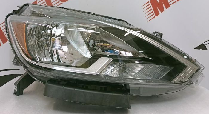 Фара права Nissan Sentra 2016-2018 (26010-3YU0A), аналог