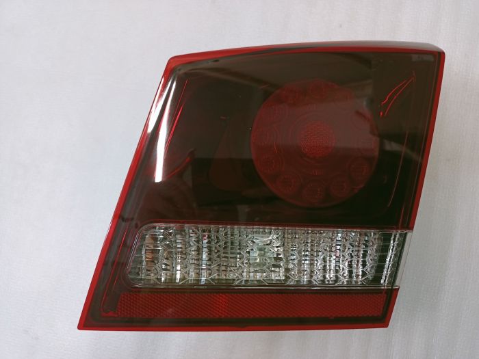 Ліхтар внутрішній (в кришку багажника) правий Dodge Journey 2015-2018 (68227130AA), аналог