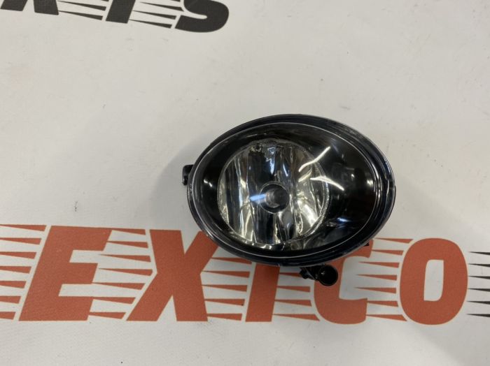 Протитуманна фара права Volkswagen Touareg 2011-2014 (7P6 941 700 E), аналог