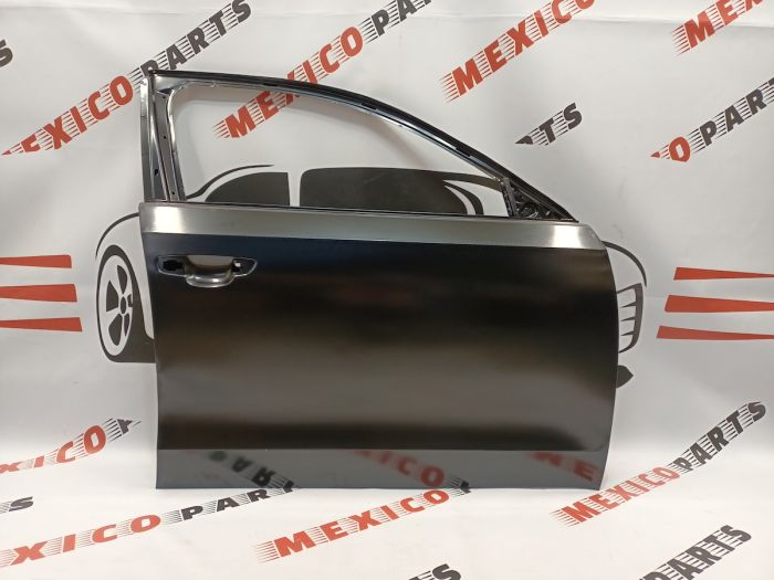 Двері передні праві Volkswagen Passat B7 2012-2018 (561831056G), аналог