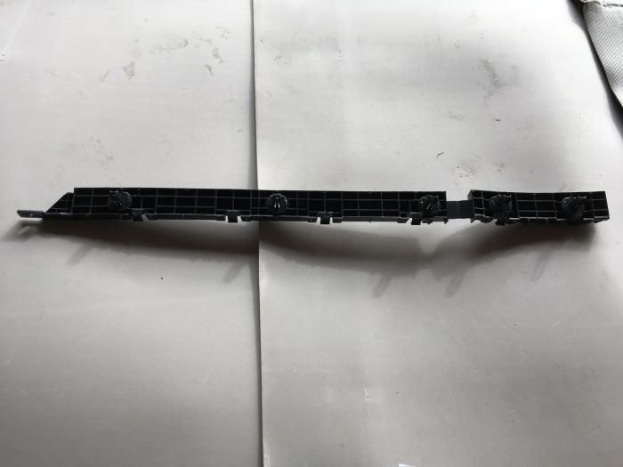 Кріплення заднього бампера ліве Tesla Model S 2012-2023 (109198600b)