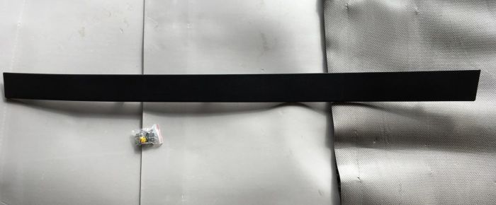 Накладка на двері передня ліва Tesla Model X 2015-2023 (103520100d)