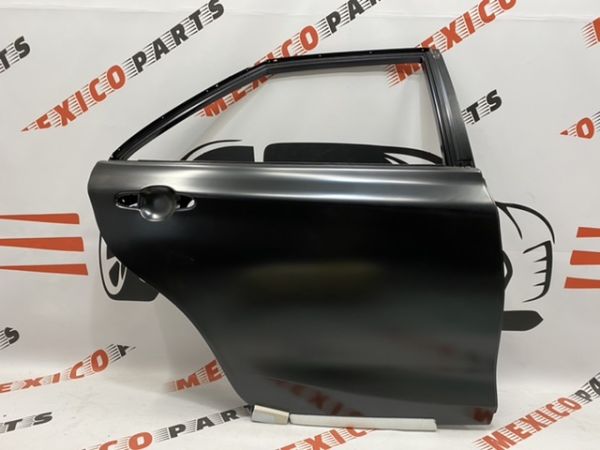 Двері задні праві Toyota Camry 2015-2017 (67003-06241), аналог