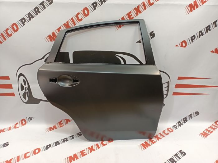 Двері задні праві Nissan Altima 2013-2018 (82100-3TA0A), аналог