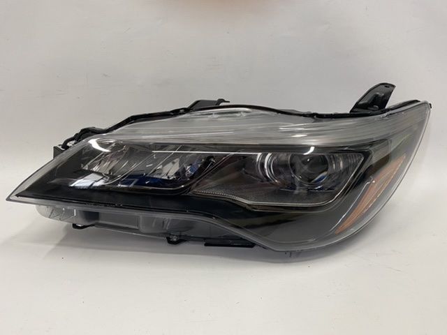 Фара ліва чорна компл.SE USA Toyota Camry 2015-2017 (81150-06C80), аналог
